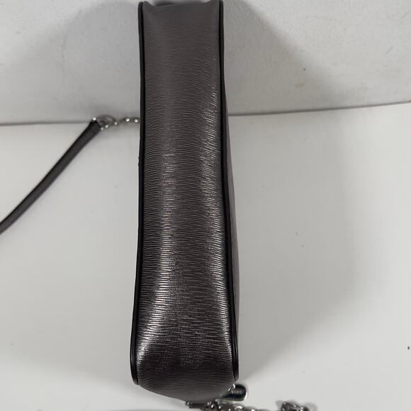 Michael Kors Zip Around Silver Metallic Textured Crossbody Bag Adj Strap - Picture 14 of 16